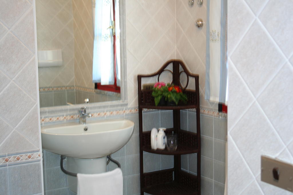 B&B I Mari Torpe Ruang foto